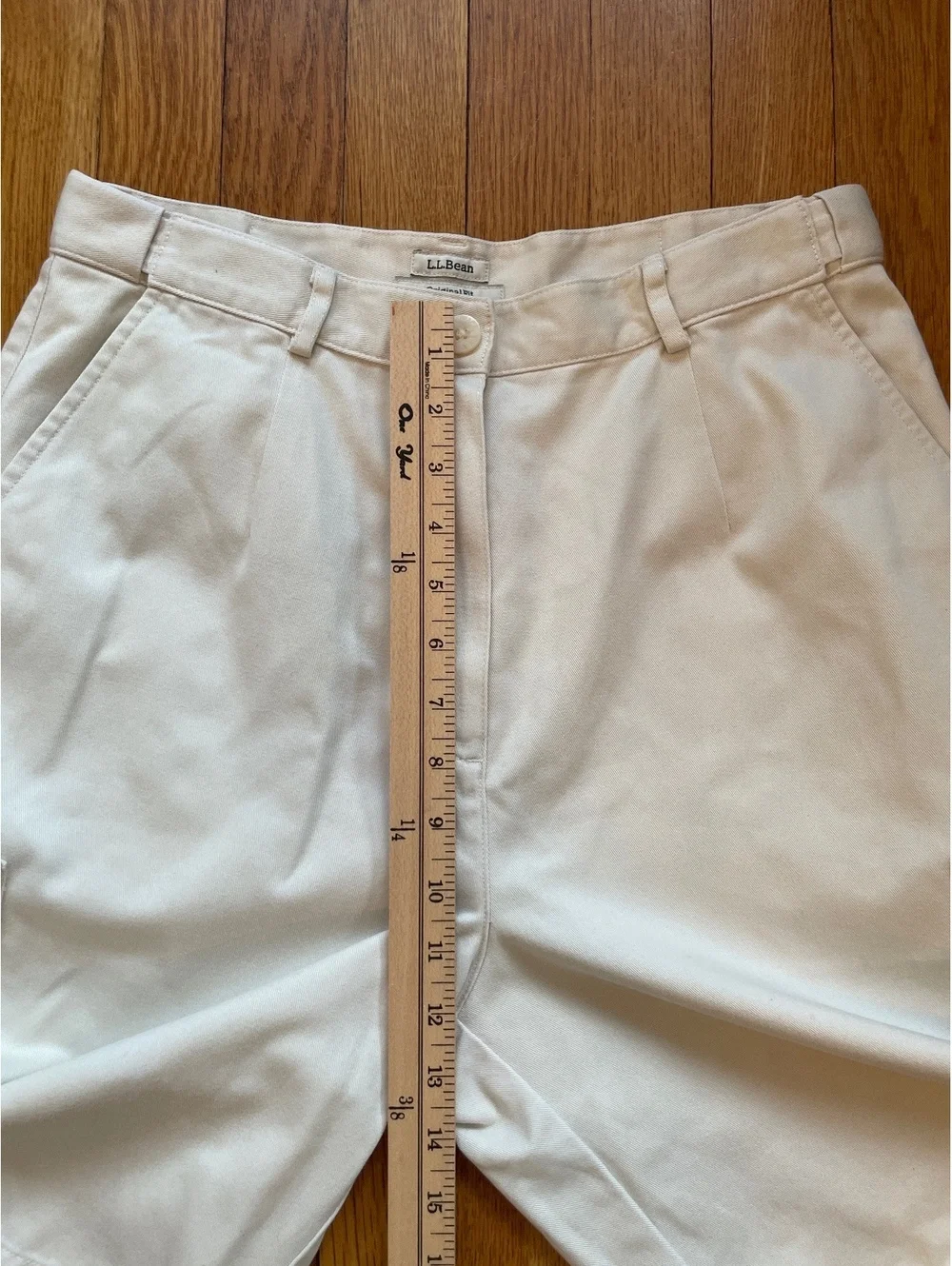 L.L. Bean Women's Khaki Short Original Fit Size 10 100% Cotton Preppy Bermuda